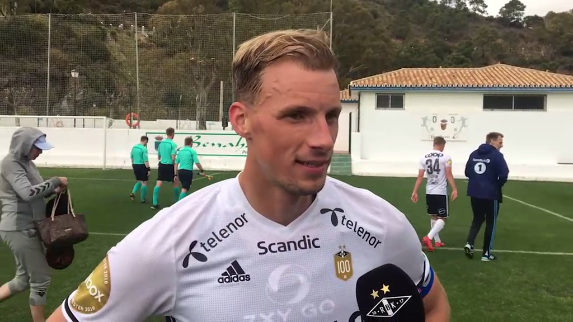 Fikk sin debut i hvit drakt